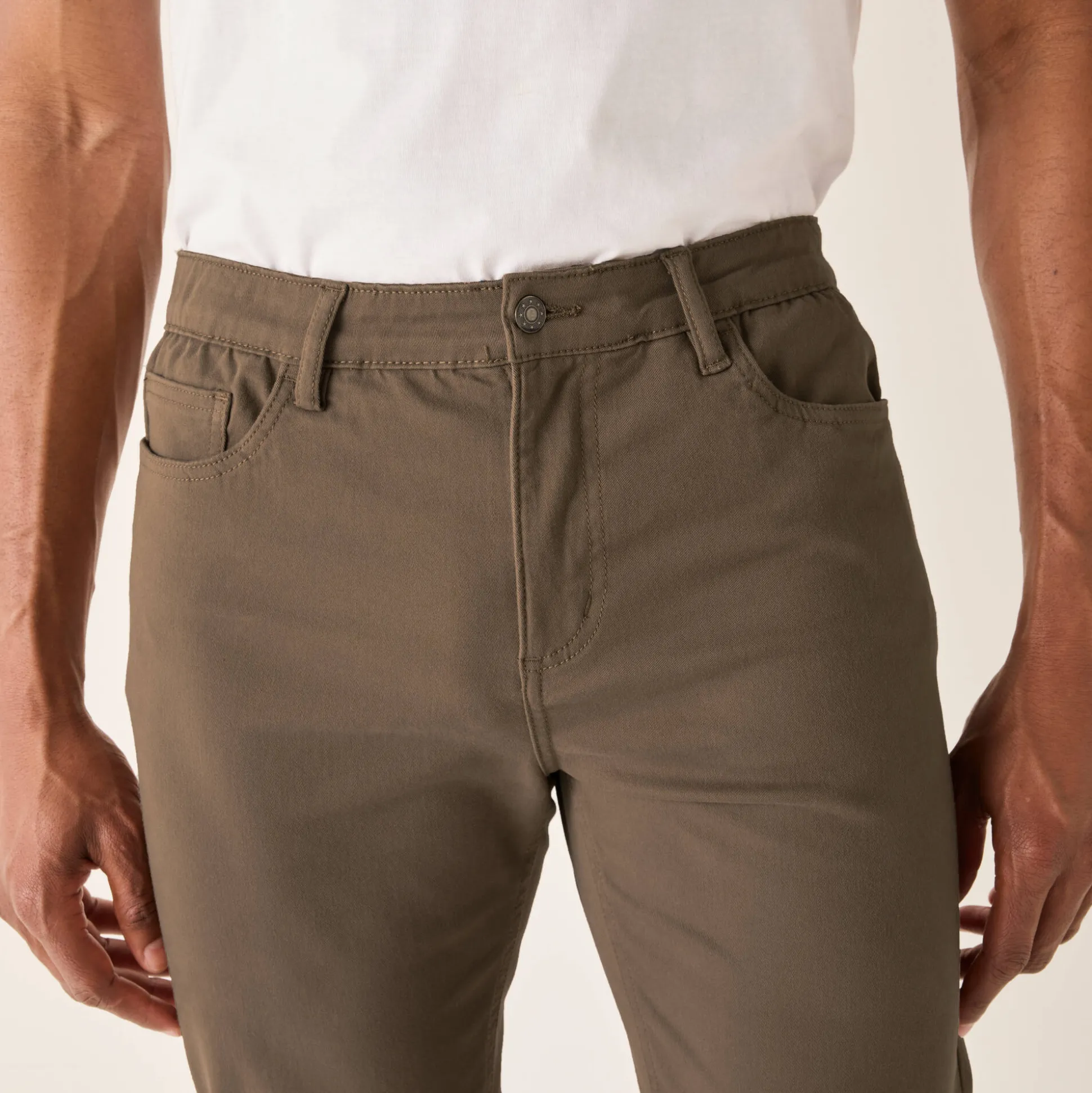 Comfortabele broek met 5 zakken en elastische tailleband, in gabardine - L30