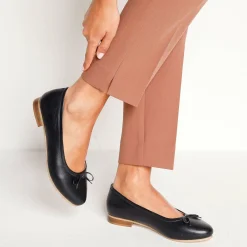 Comfortabele platte ballerina's in leer - zwart