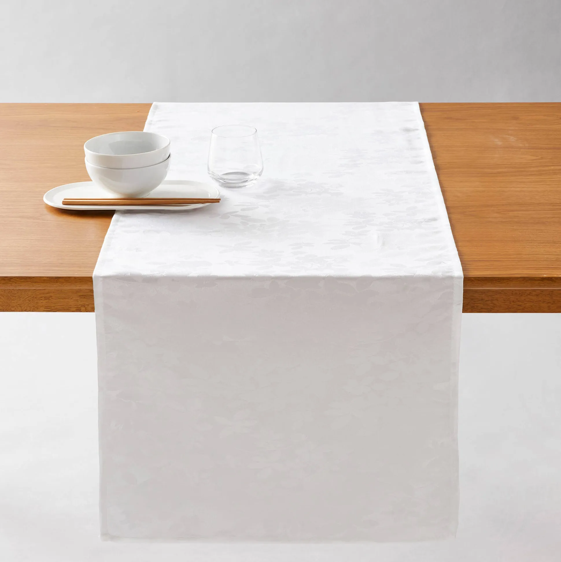 Damast tafellaken met bladerenprint Colombine®