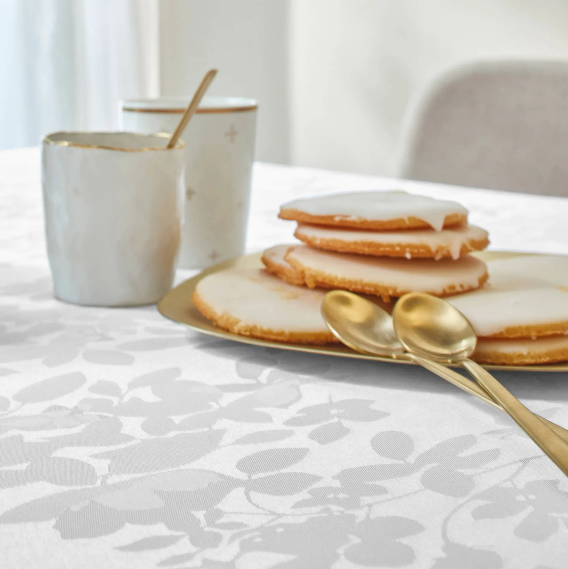 Damast tafellaken met bladerenprint Colombine®