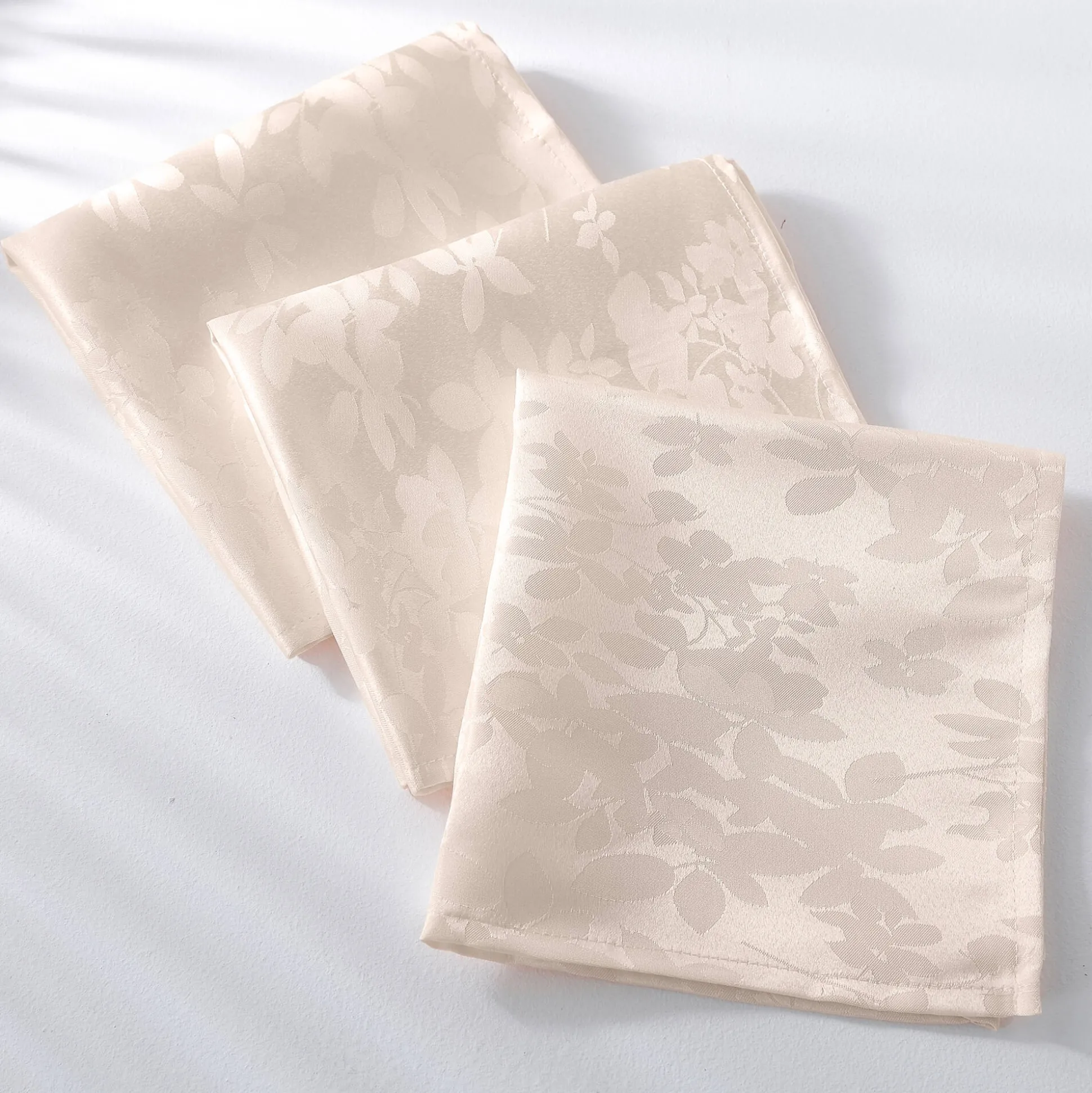 Damast tafellaken met bladerenprint Colombine®