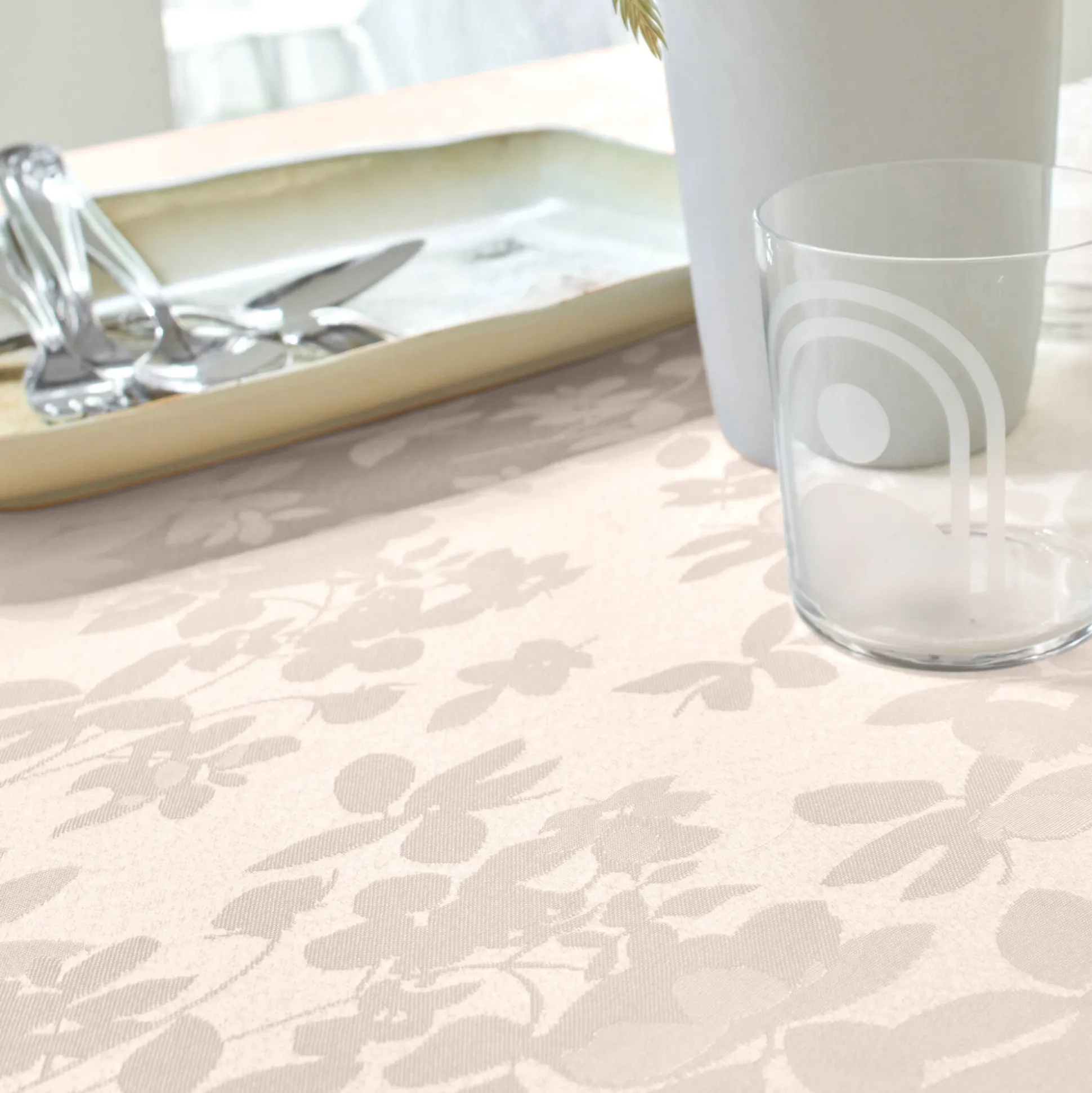 Damast tafellaken met bladerenprint Colombine®