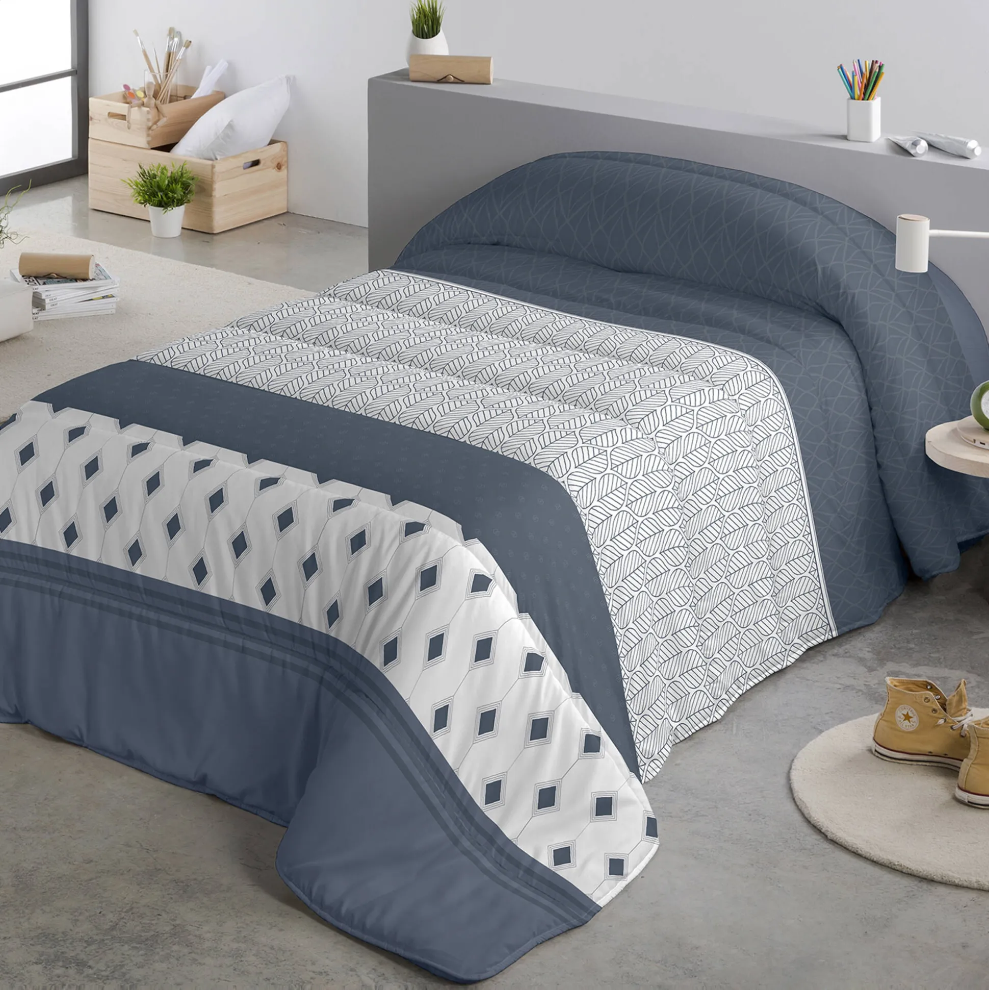 Dekbed in microvezel met strepenmotieven 200g/m2