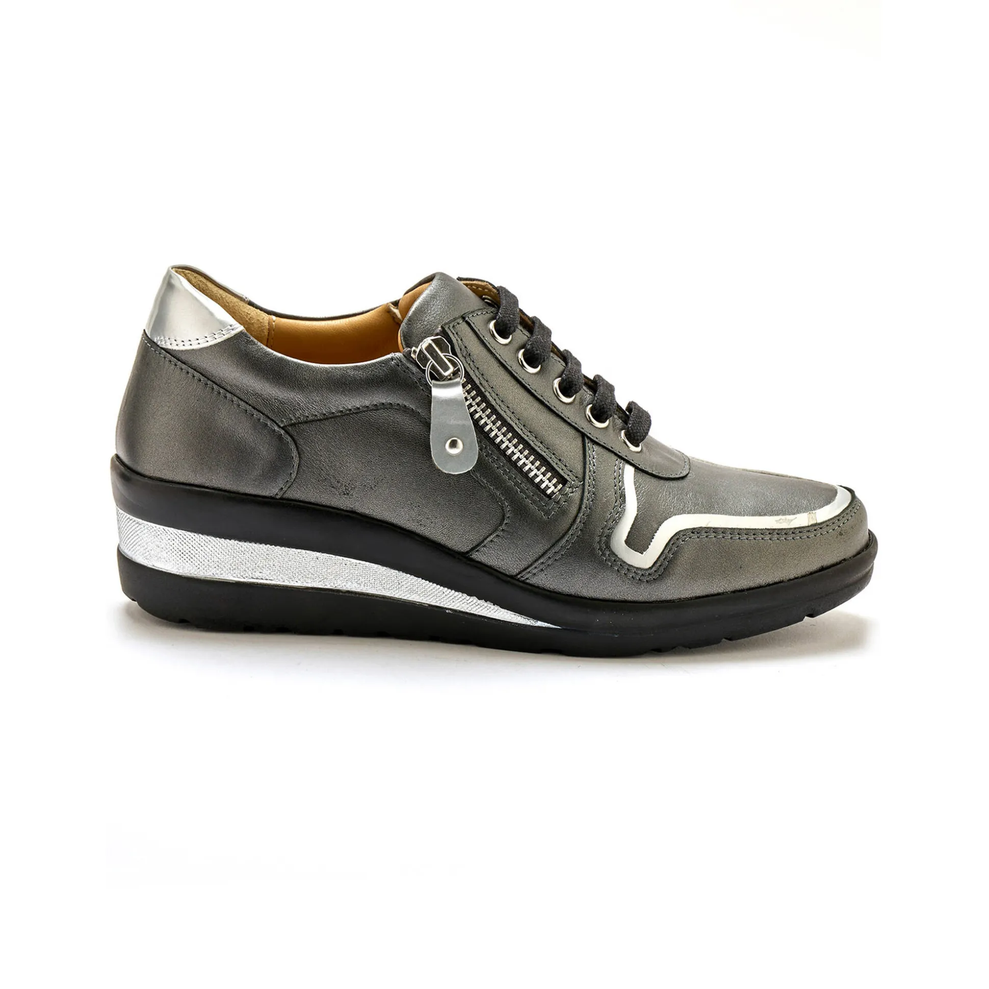Derby's met comfortbreedte, in leer met metallic details