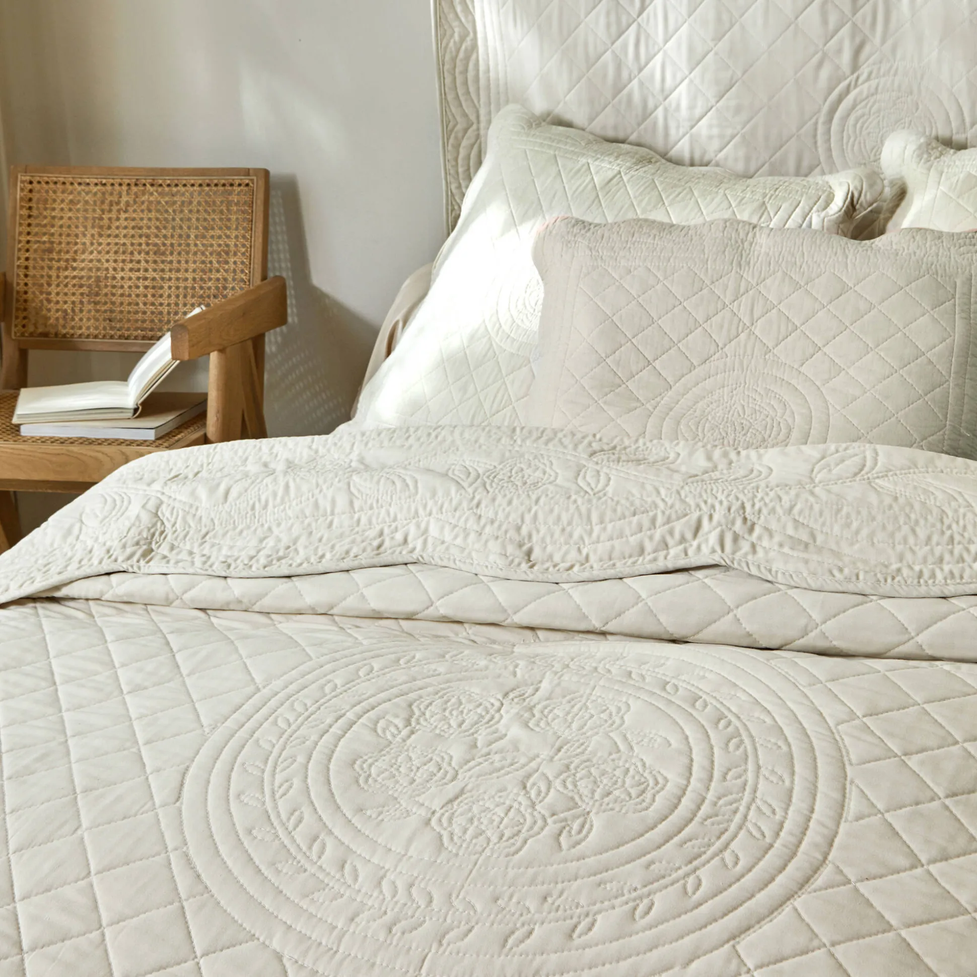 Effen bedsprei in boutisstijl Cassandre