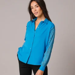 Effen bloes met knopen en kant