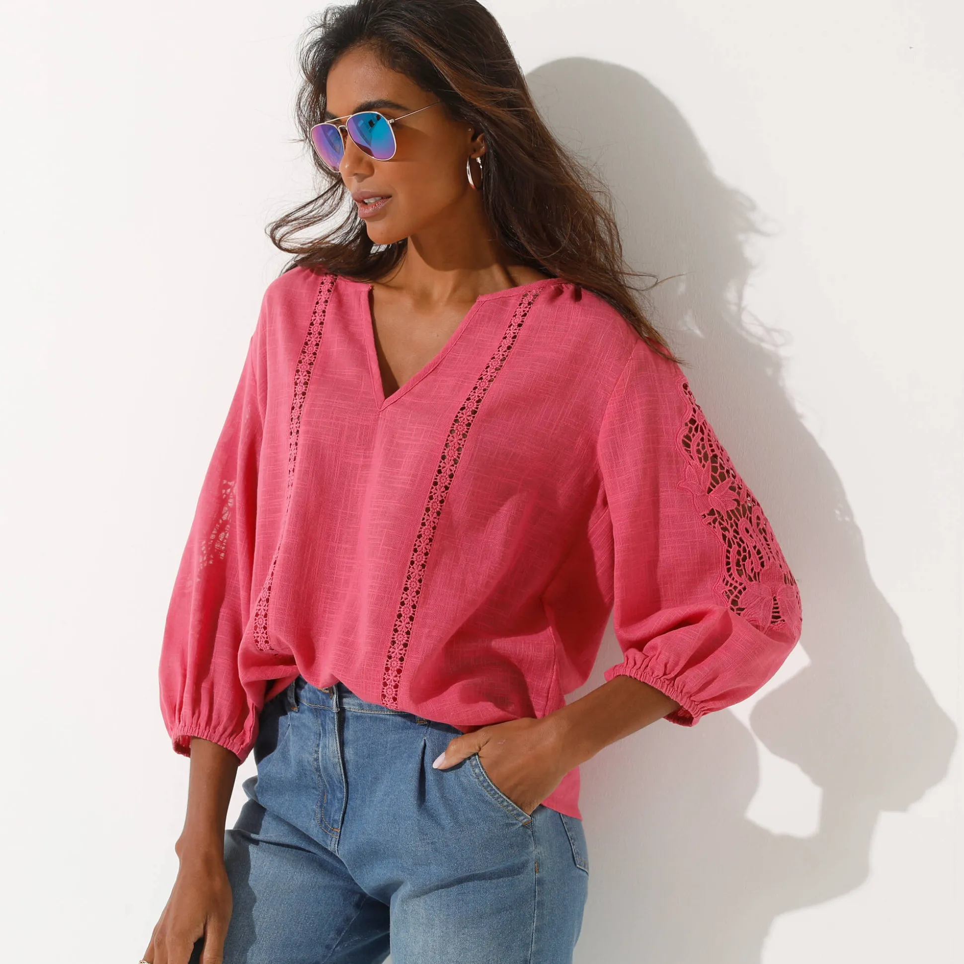 Effen bloes met macramé, geborduurde mouwen