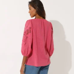 Effen bloes met macramé, geborduurde mouwen