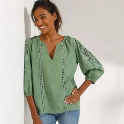 Effen bloes met macramé, geborduurde mouwen