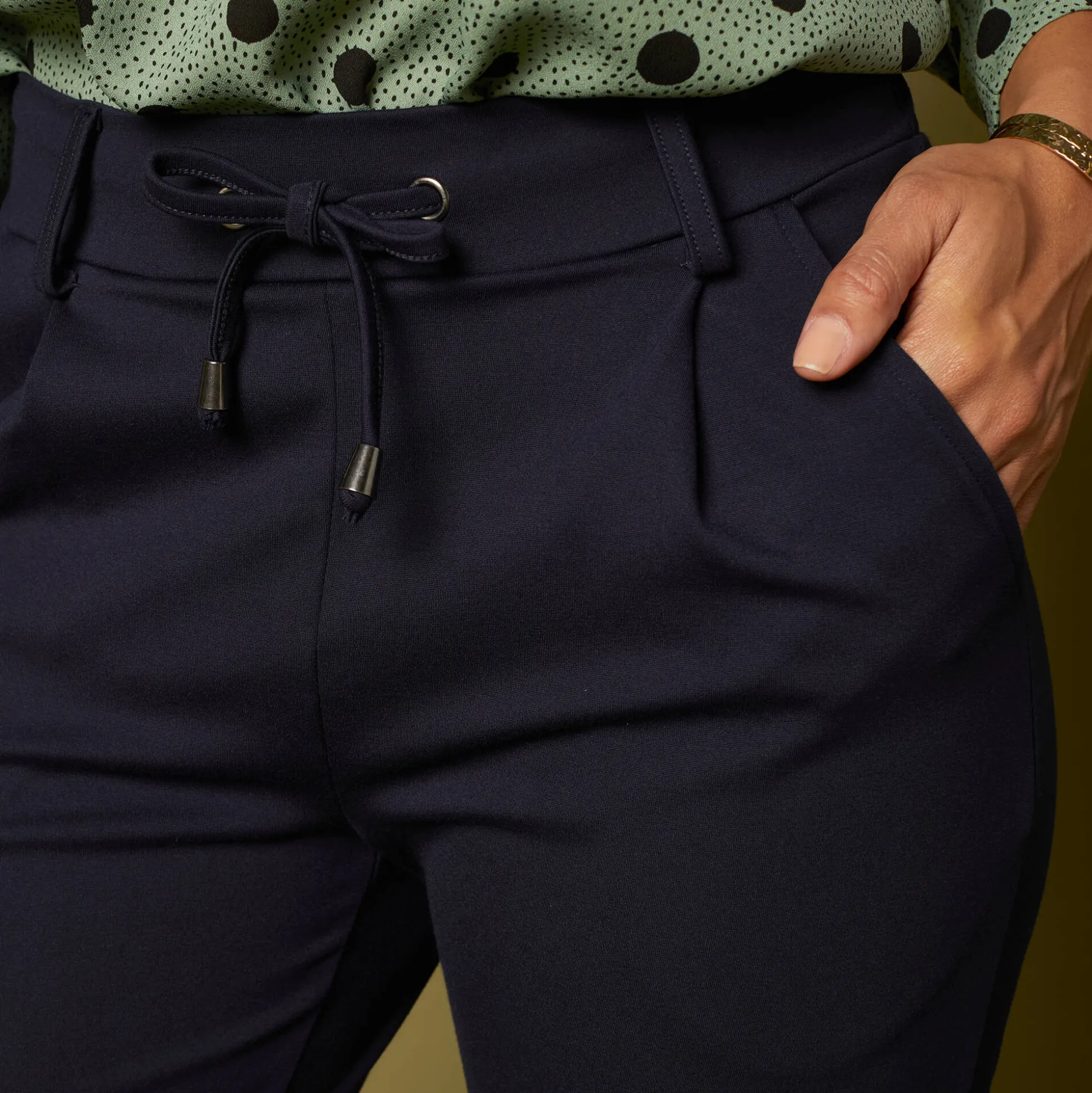 Effen chino broek, milanotricot