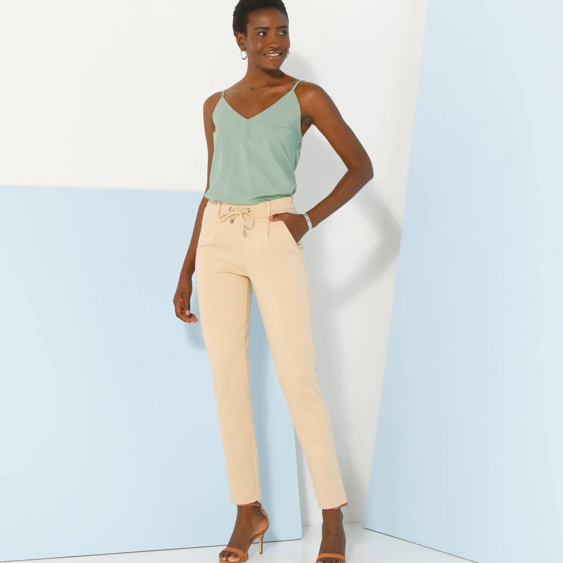 Effen chino broek, milanotricot