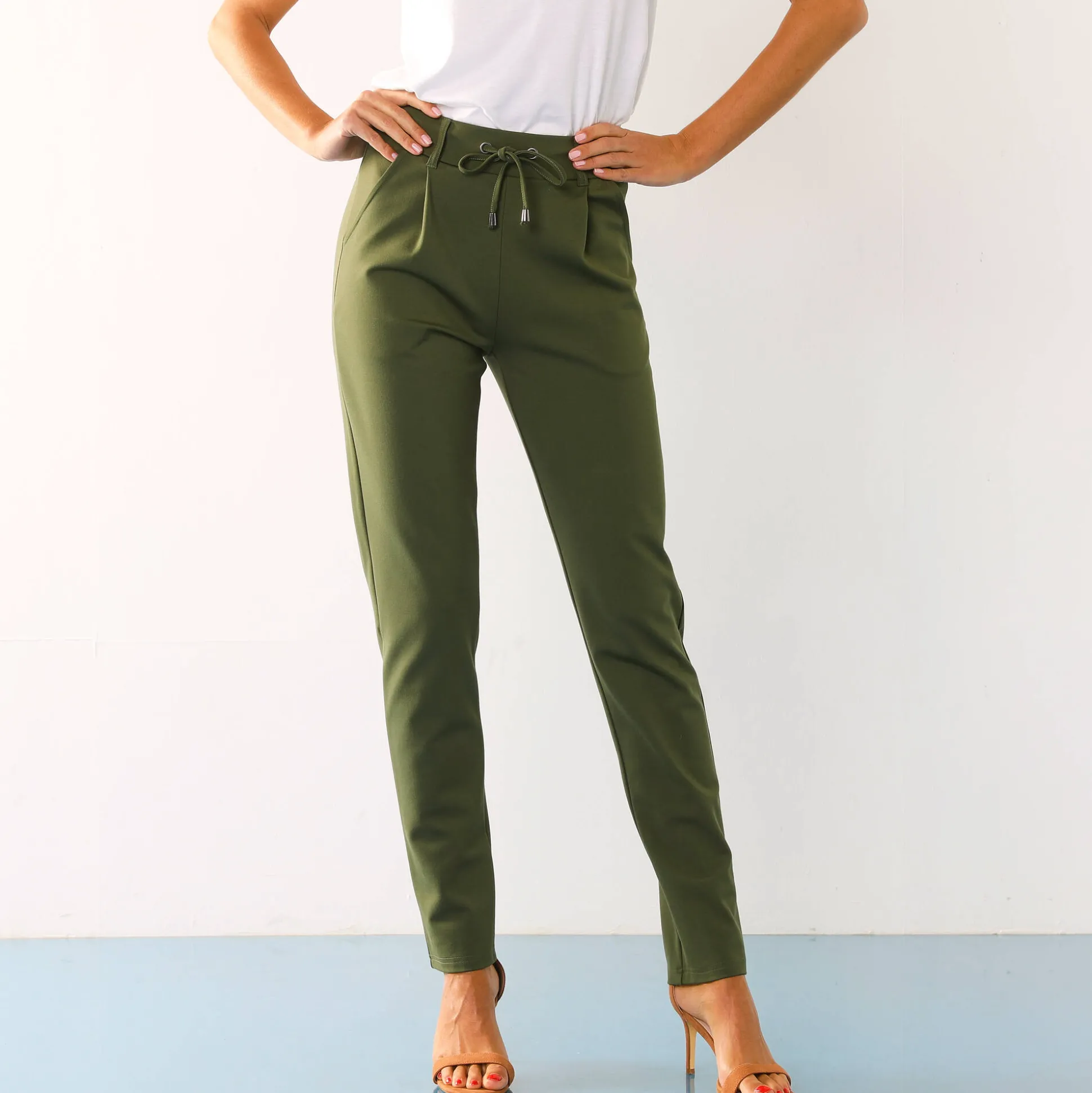 Effen chino broek, milanotricot