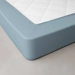 Effen hoeslaken in katoenbatist, hoeken van 40 cm