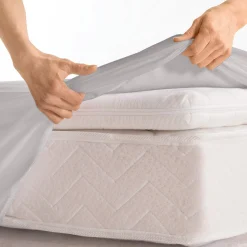 Effen hoeslaken in polyester-katoen voor gelede bedbodems, hoeken van 26 cm