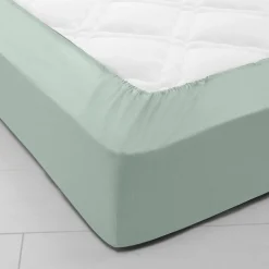 Effen hoeslaken in polyester-katoen, hoekdiepte 32 cm