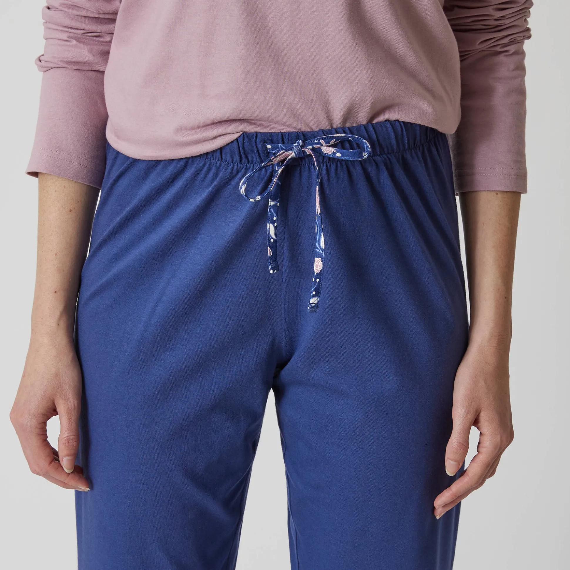 Effen pyjamabroek in katoen met lintje met bloemenprint