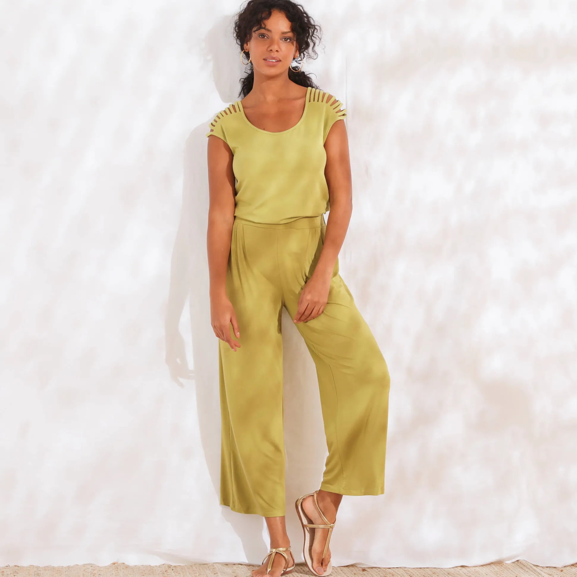 Effen tricot t-shirt met vetersluiting op de schouders