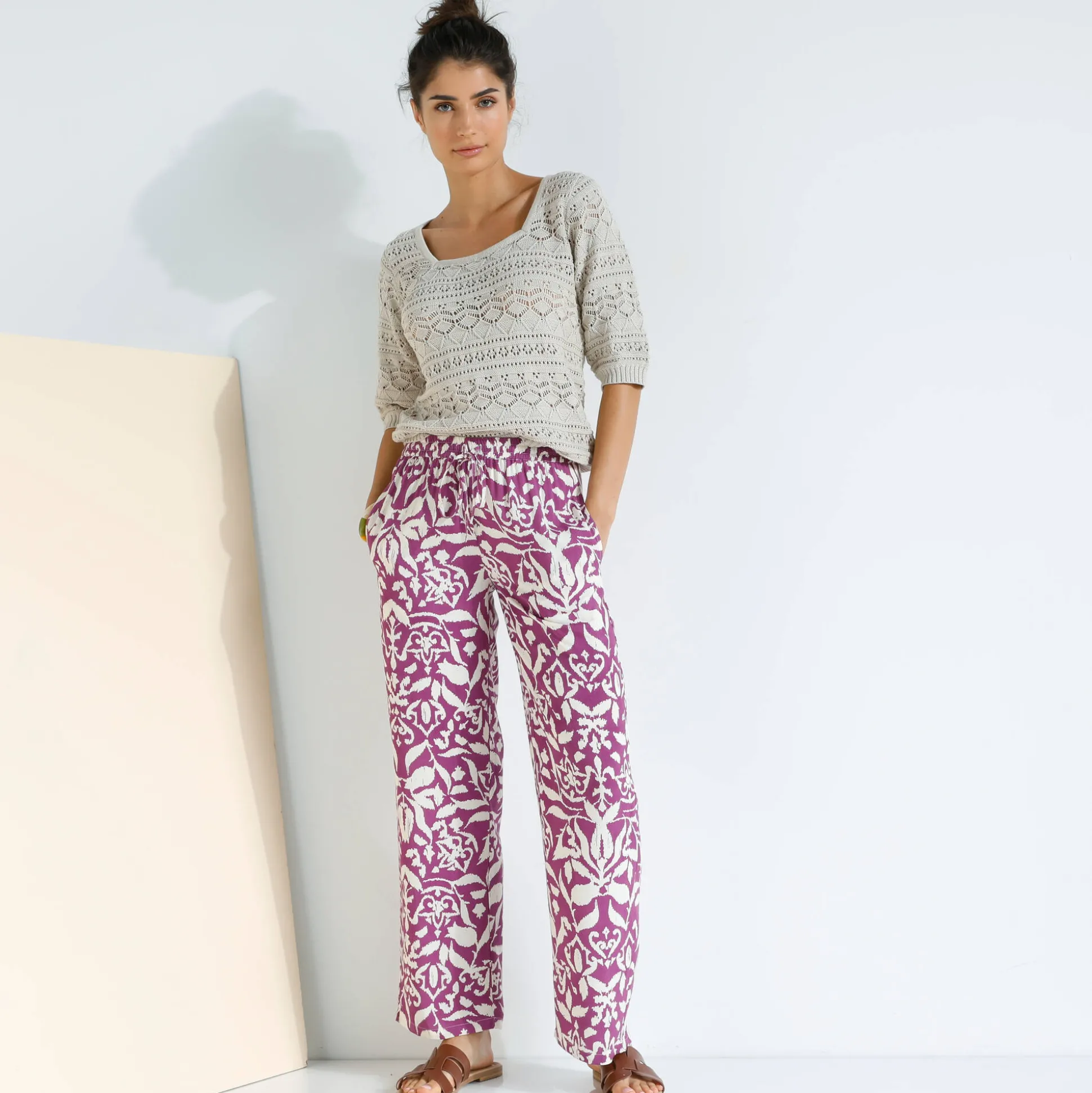 Effen trui met vierkante hals, ajourtricot