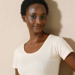 Effen T-shirt met korte mouwen en ronde hals in biokatoen(**)