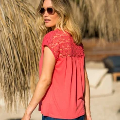 Effen T-shirt met macramé