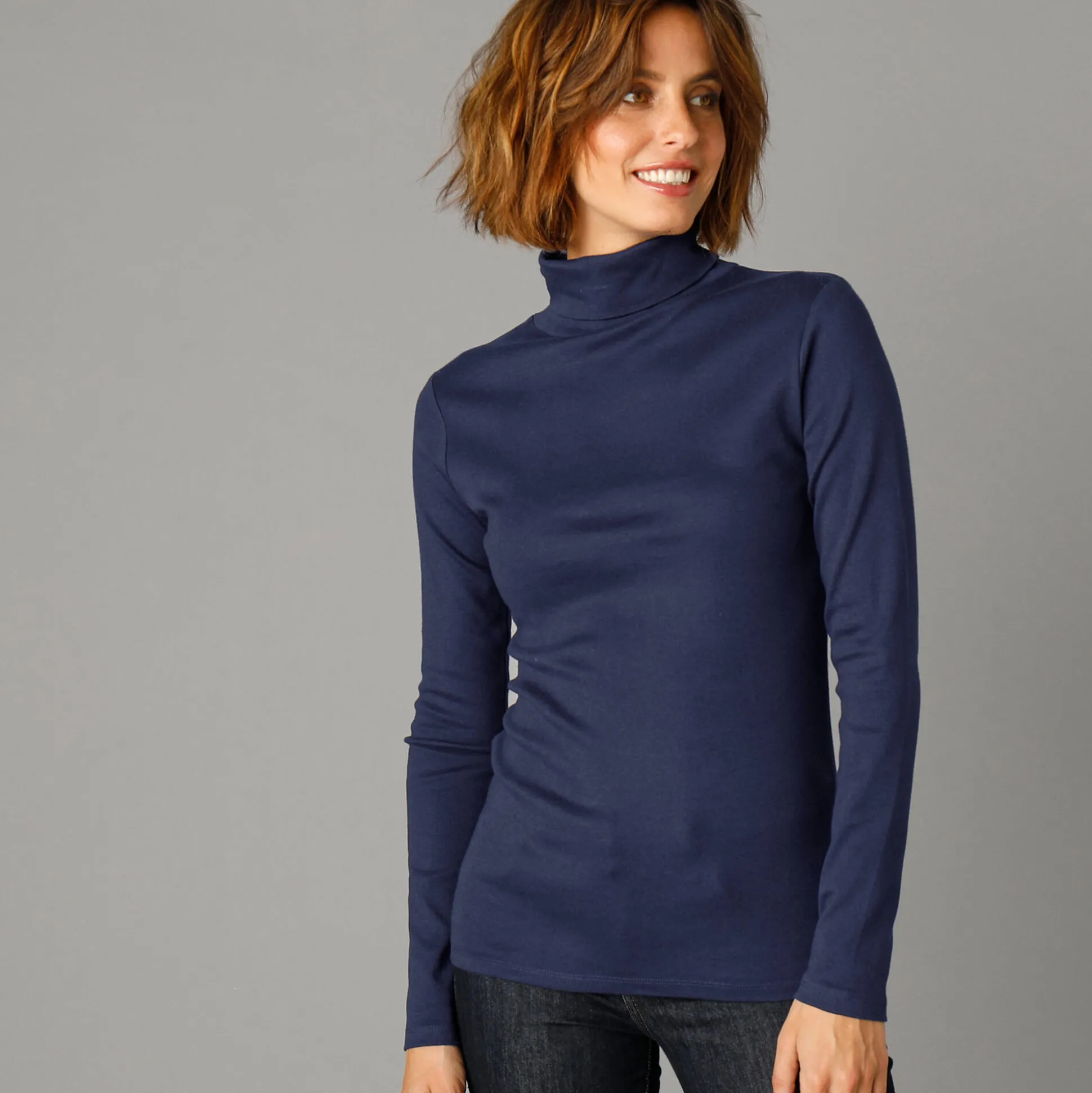Effen T-shirt met opstaande hals in biokatoen(**)