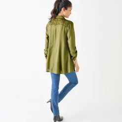 Effen tuniek met knopen en kant