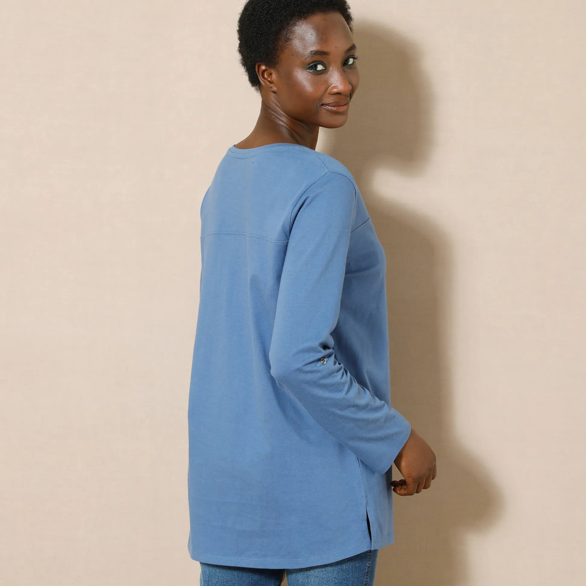 Effen tuniek met Tunesische hals en lange mouwen