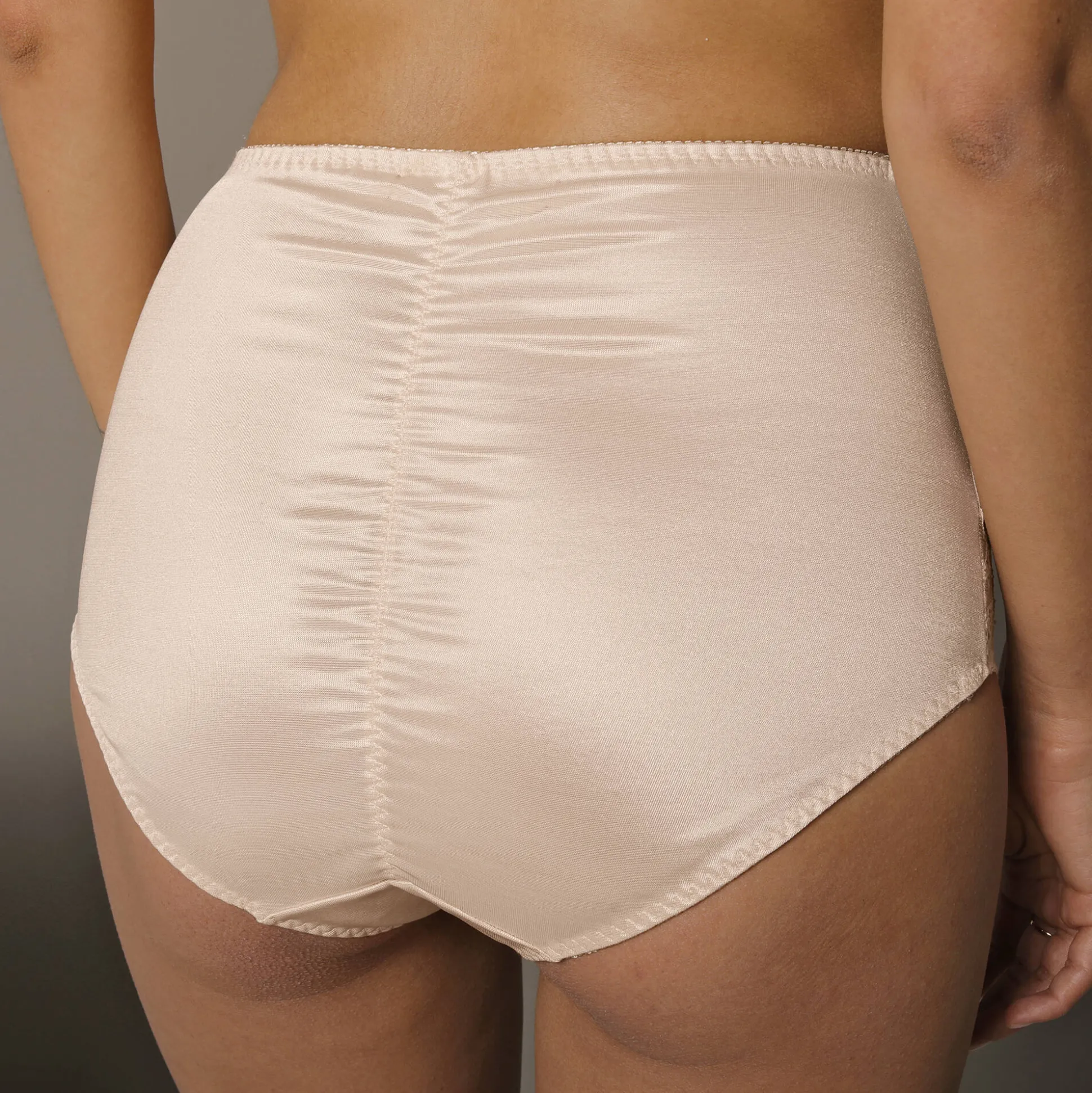 Gaineslip in glanstricot en kant Salford - set van 2