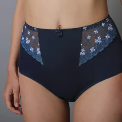 Gaineslip in microvezel en geborduurde tule Caminata