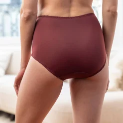 Gaineslip in microvezel en geborduurde tule Caminata