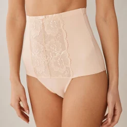 Gaineslip met taillegordel en afslankende kant