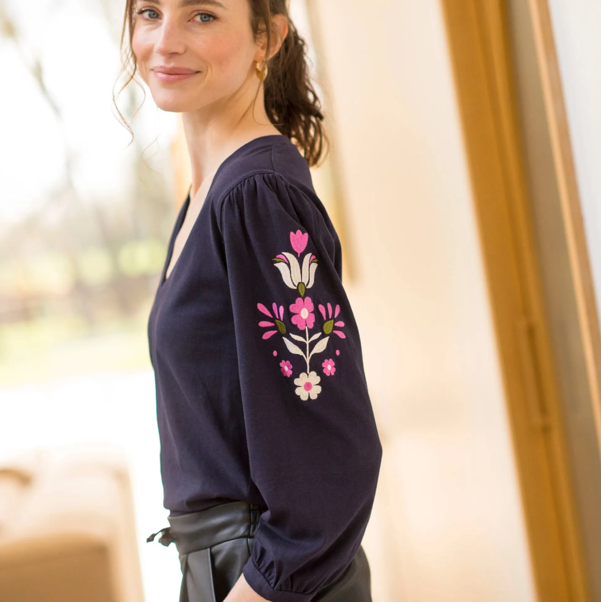 Geborduurd T-shirt met V-hals, 3/4-mouwen