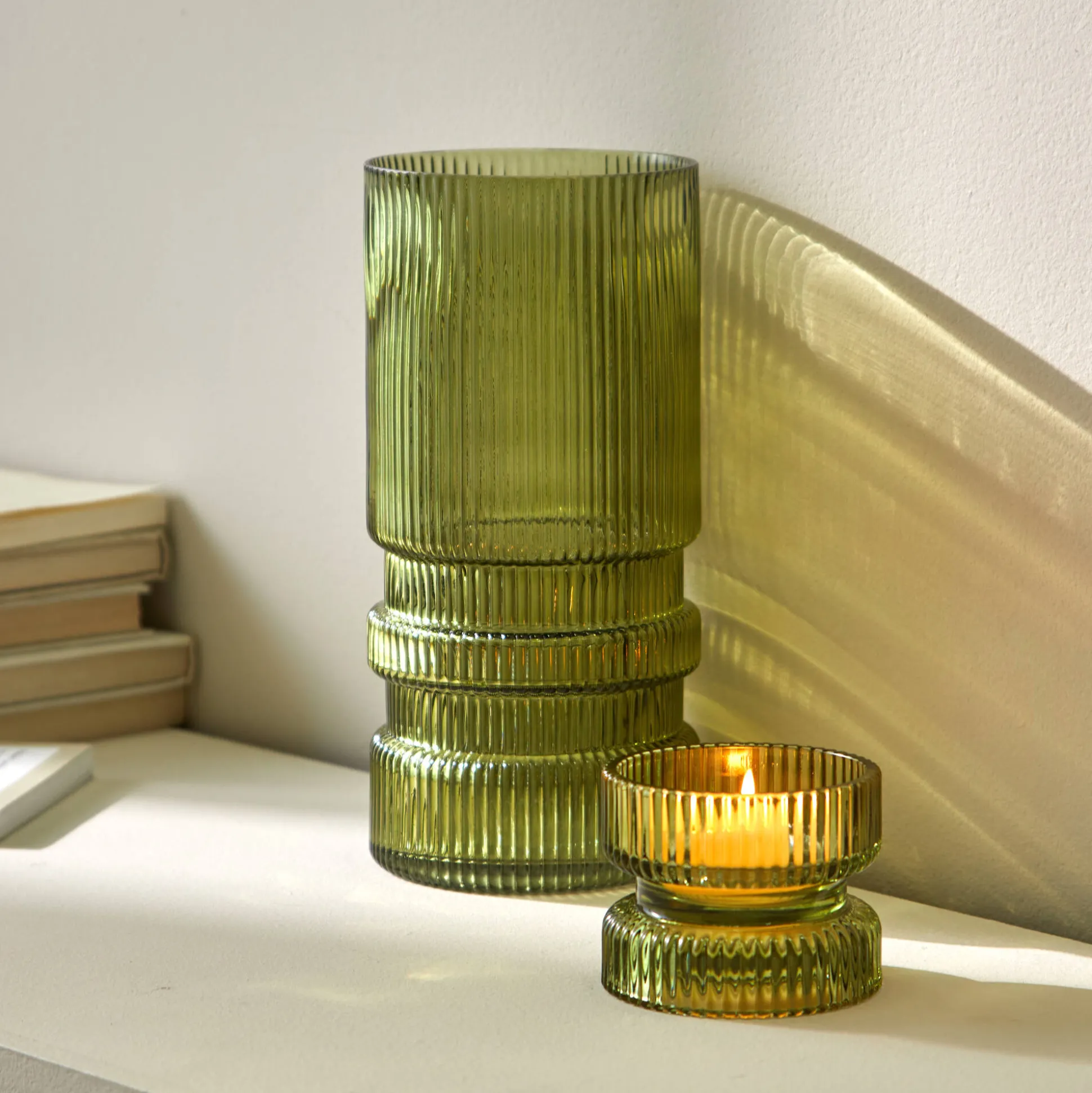 Gegroefde vaas in glas