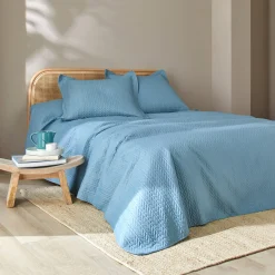 Gematelasseerde bedsprei