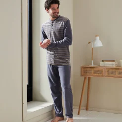 Gestreepte pyjama in velours met korte mouwen