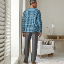 Gestreepte pyjama met Tunesische hals