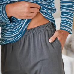 Gestreepte pyjama met Tunesische hals