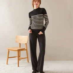 Gestreepte trui met opstaande hals, ribtricot
