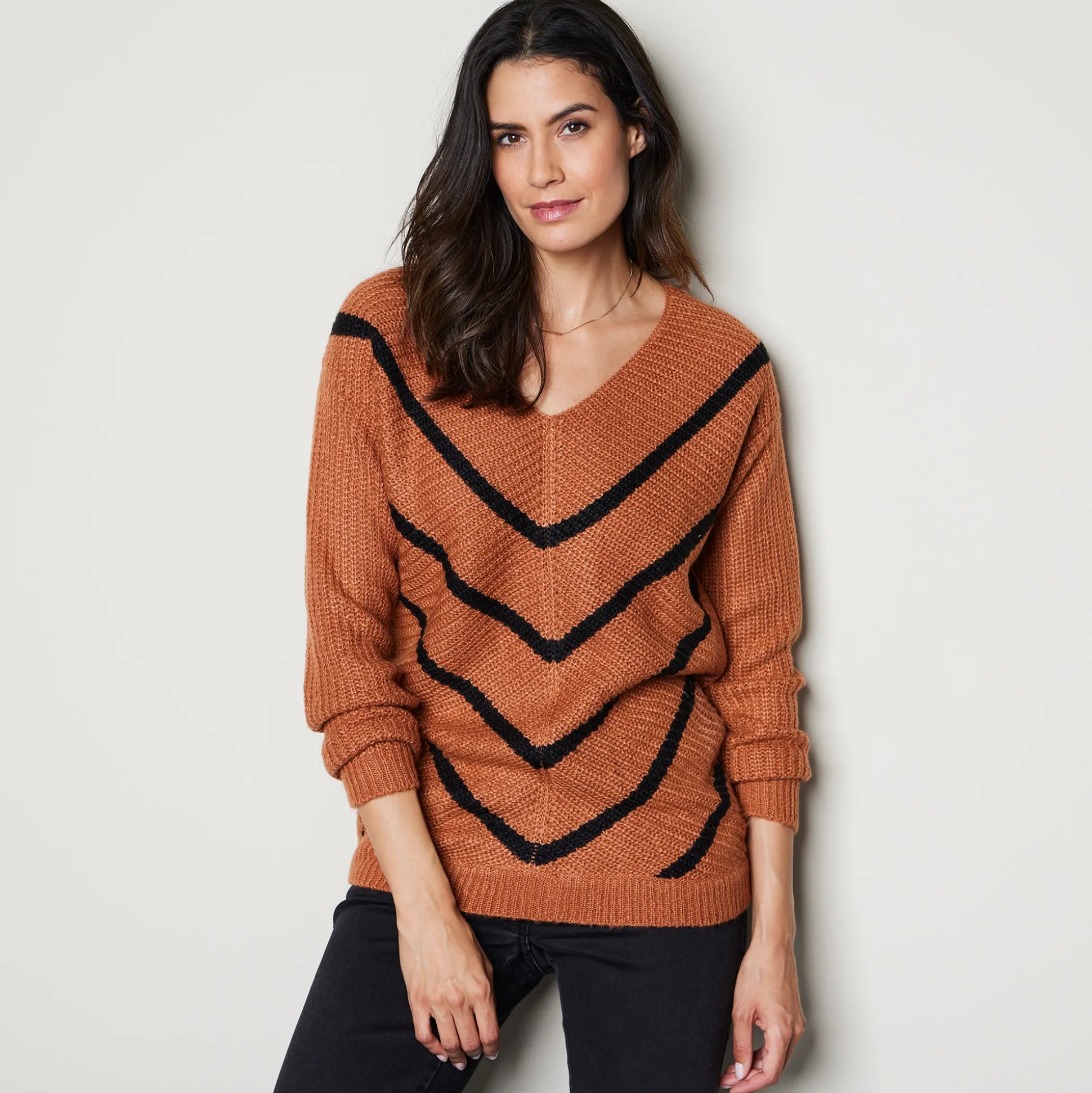 Gestreepte trui met V-hals - mohairtouch
