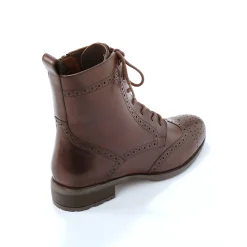 Gevoerde bottines met hoge schacht en vetersluiting, leer met gaatjesmotief