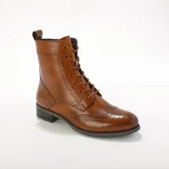 Gevoerde bottines met hoge schacht en vetersluiting, leer met gaatjesmotief
