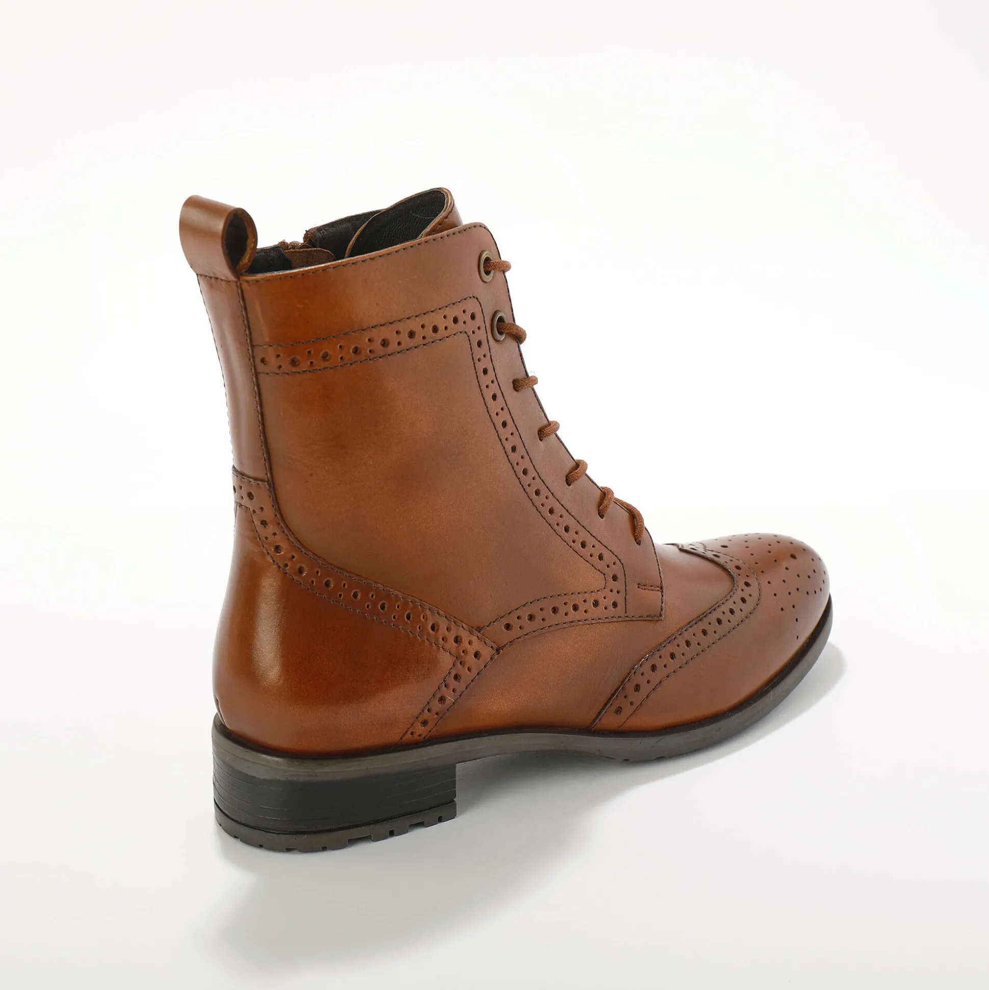 Gevoerde bottines met hoge schacht en vetersluiting, leer met gaatjesmotief