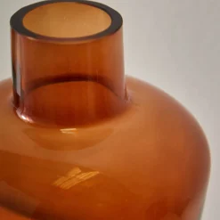 Gladde vaas in amberkleurig glas