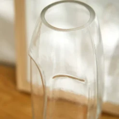 Glazen vaas, gezichtsvorm - hoogte 24 cm