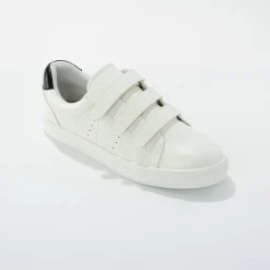 Goudkleurige sneakers met scratchsluiting