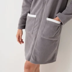 Halflange kamerjas met rits, in fleece, 'konijn' borduursel