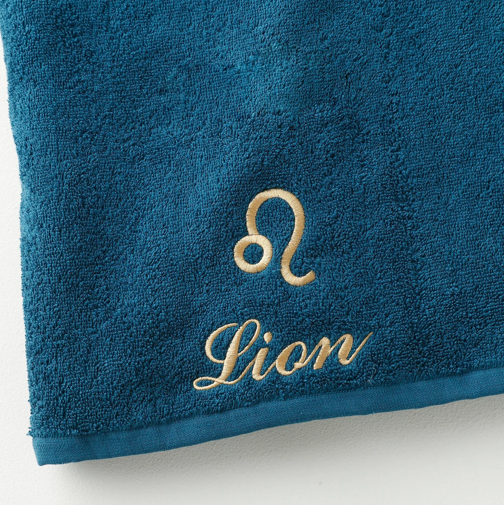 Handdoeken met "Lion" borduursel - 420 g/m2