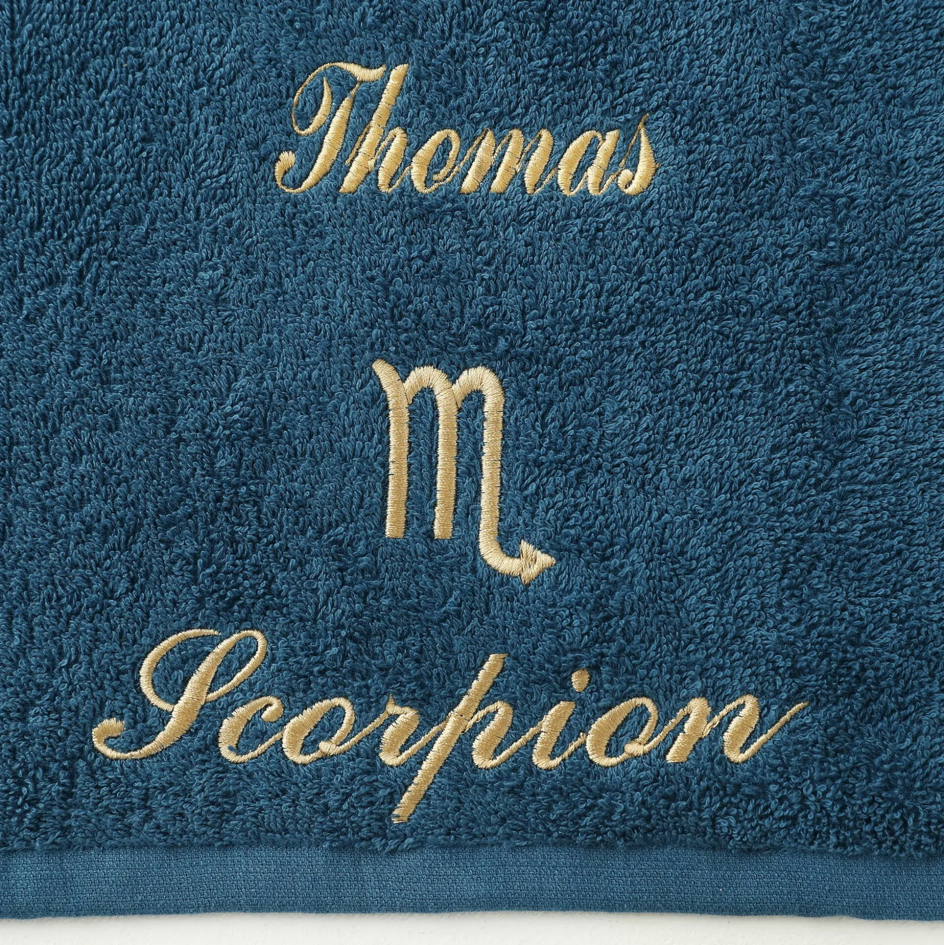 Handdoeken met "Scorpion" borduursel, personaliseerbaar - 420 g/m2