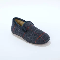 Hoge pantoffels met voering van overwegend wol, ruitenprint