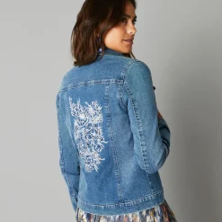 Jasje in jeans met borduursel